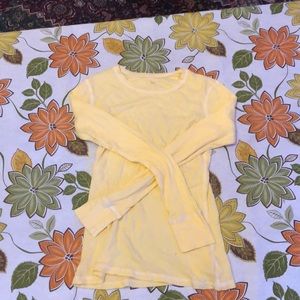 A gap yellow sweater in good condition.